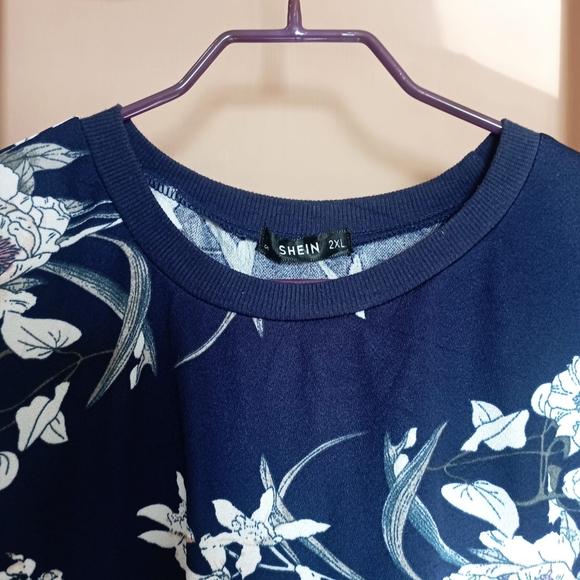 🧿🧿🧿 Shein Navy Floral Jersey Sweatshirt - Picture 7 of 15